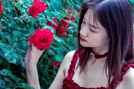 以色列空袭黎巴嫩东部致12死 真主党称其为“重大升级”